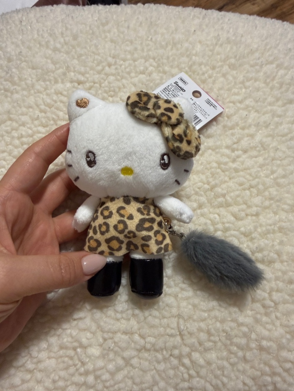 Japan Exclusive Sanrio NWT ~ Hello Kitty Plush Bundle Kimono ~ Leopard Keychain - Picture 10 of 15